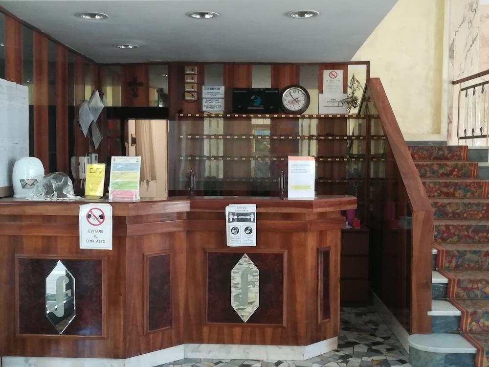 Hotel Cristallo Chianciano Terme Εξωτερικό φωτογραφία